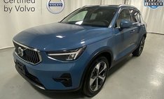 2025 Volvo XC40 B5 Plus Bright Theme