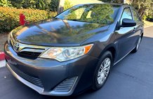 2012 Toyota Camry 2014.5 4dr Sdn I4 Auto LE (Natl)