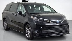 2025 Toyota Sienna XLE 7-Passenger