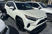 2022 Toyota RAV4 Hybrid SE