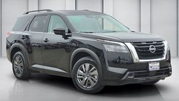 2024 Nissan Pathfinder SV