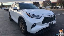 2023 Toyota Highlander Hybrid Bronze Edition