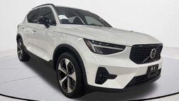 2025 Volvo XC40 B5 Plus Dark Theme