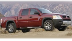 2006 Mitsubishi Raider Duro Cross V6