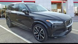 2022 Volvo XC90 T6 Momentum 7-Passenger