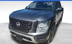2023 Nissan Titan SV