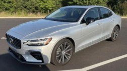 2022 Volvo S60 B5 Momentum