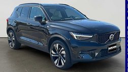 2024 Volvo XC40 B5 Ultimate Dark Theme