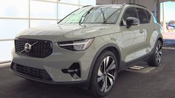 2024 Volvo XC40 B5 Plus Dark Theme