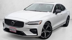 2023 Volvo S60 B5 Plus Dark Theme