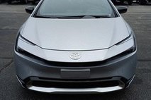 2025 Toyota Prius Plug-in Hybrid SE