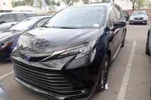 2024 Toyota Sienna Woodland Edition