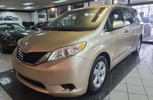 2014 Toyota Sienna LE 8-Passenger