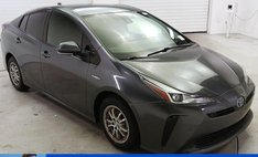 2022 Toyota Prius LE