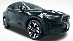 2025 Volvo XC40 B5 Plus Bright Theme