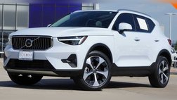 2025 Volvo XC40 B5 Plus Bright Theme