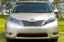 2015 Toyota Sienna XLE 7-Passenger Auto Access Seat