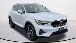2025 Volvo XC40 B5 Core Bright Theme