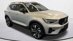 2025 Volvo XC40 B5 Plus Dark Theme