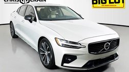 2021 Volvo S60 T5 Momentum