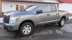 2023 Nissan Titan SV