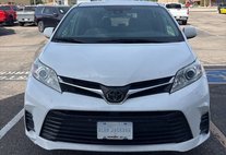 2019 Toyota Sienna LE