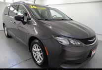 2020 Chrysler Voyager LX