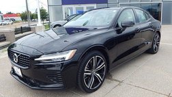 2022 Volvo S60 Recharge T8 R-Design Expression