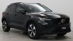 2023 Volvo XC40 B5 Plus Dark Theme