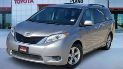 2017 Toyota Sienna LE 7-Passenger Auto Access Seat