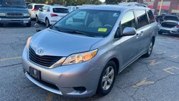 2013 Toyota Sienna LE FWD 8-Passenger V6