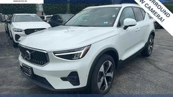2025 Volvo XC40 B5 Plus Bright Theme