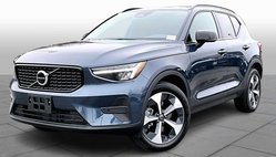 2026 Volvo XC40 B5 Core