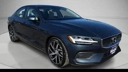 2020 Volvo S60 T6 Momentum