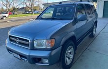 2002 Nissan Pathfinder LE
