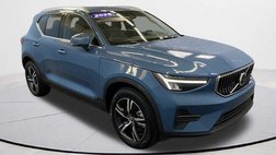 2025 Volvo XC40 B5 Core Bright Theme