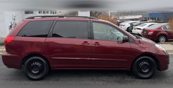 2010 Toyota Sienna LE 8-Passenger