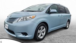 2015 Toyota Sienna LE 7-Passenger Auto Access Seat