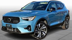2024 Volvo XC40 B5 Plus Dark Theme