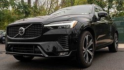 2025 Volvo XC60 B5 Ultra Dark Theme