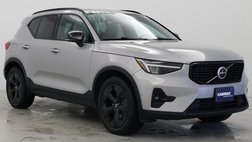 2023 Volvo XC40 B5 Plus Dark Theme