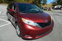 2013 Toyota Sienna LE FWD 8-Passenger V6
