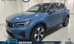 2025 Volvo XC40 B5 Plus Bright Theme