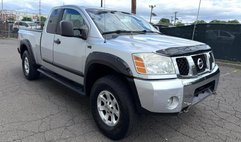 2004 Nissan Titan LE