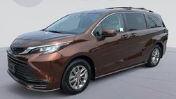2023 Toyota Sienna LE 8-Passenger