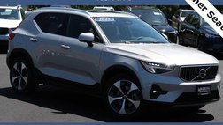 2025 Volvo XC40 B5 Plus Bright Theme