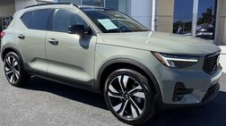 2024 Volvo XC40 B5 Plus Dark Theme