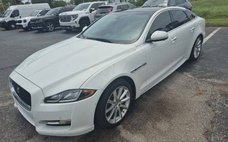 2016 Jaguar XJ R-Sport