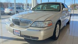 2011 Lincoln Town Car Signature Limited