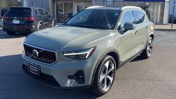 2024 Volvo XC40 B5 Plus Bright Theme
